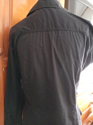 Camisa negra manga larga