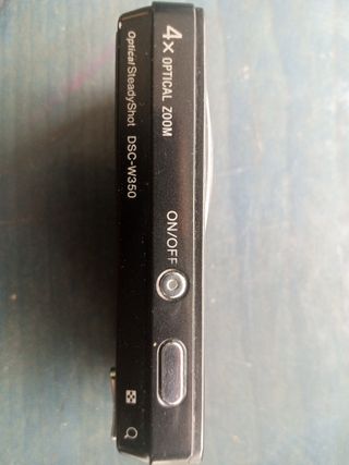 Cámara Sony Cyber-shot 14.1 MP no tiene cargador