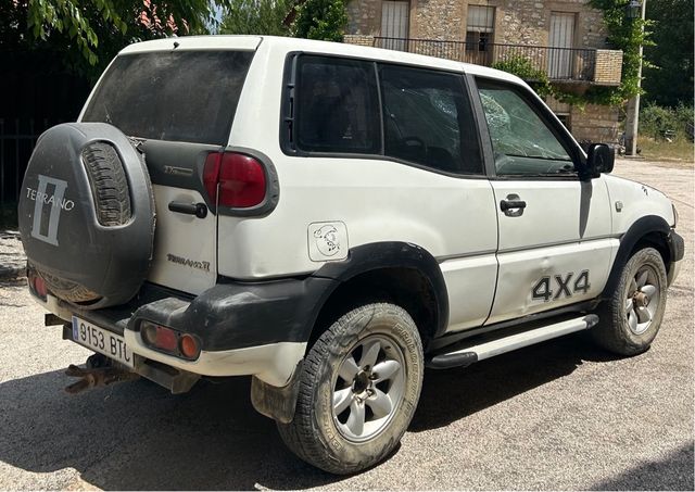 Nissan Terrano II 2003