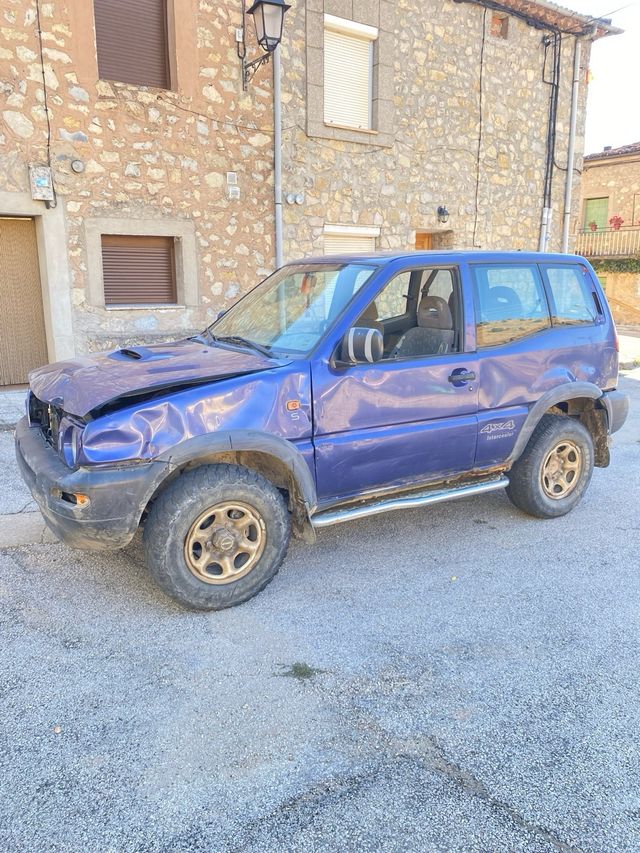 Nissan Terrano II 2003