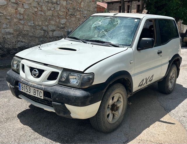 Nissan Terrano II 2003