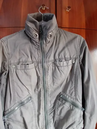 Cazadora verde militar