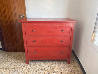 Comò rosso HEMNES IKEA
