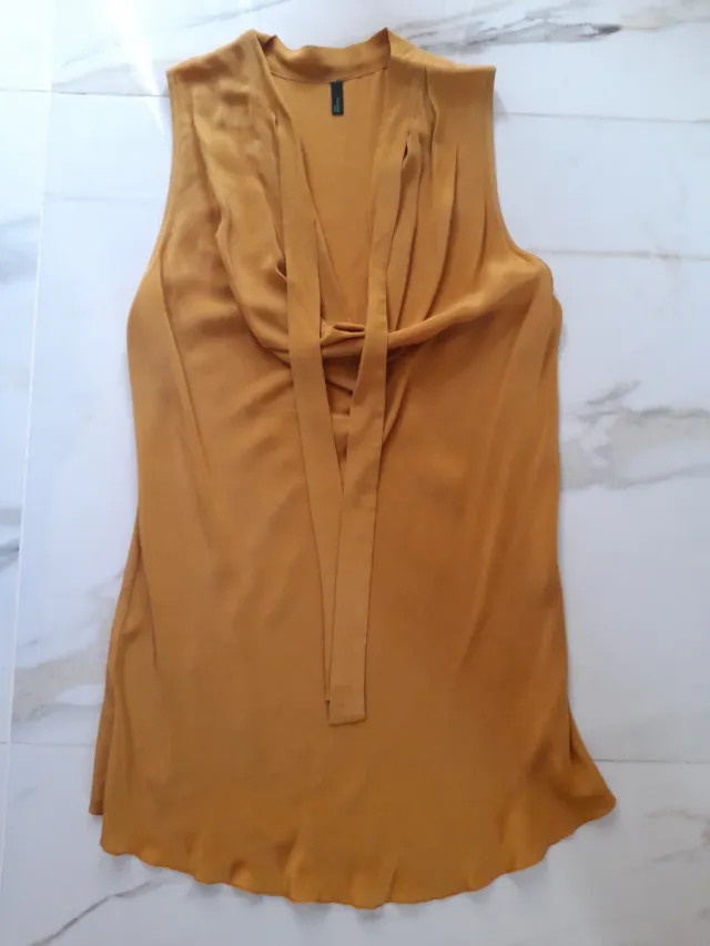 Top sin mangas Benetton amarillo senape