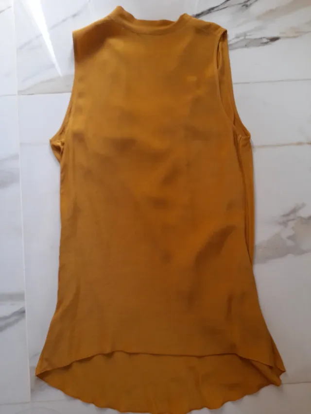 Top sin mangas Benetton amarillo senape