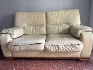 Divano a 2 posti in pelle beige
