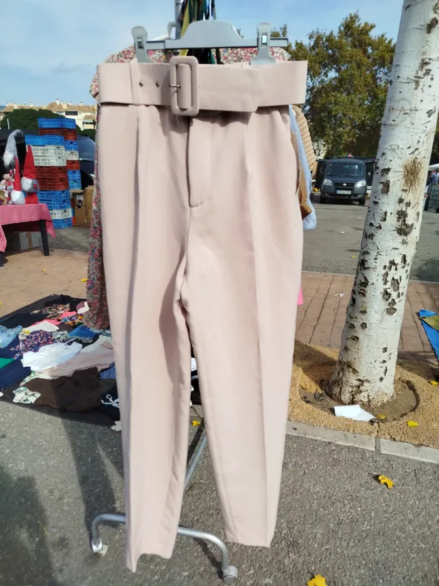 Pantalón de vestir tiro alto rosa. Sin usar/etique
