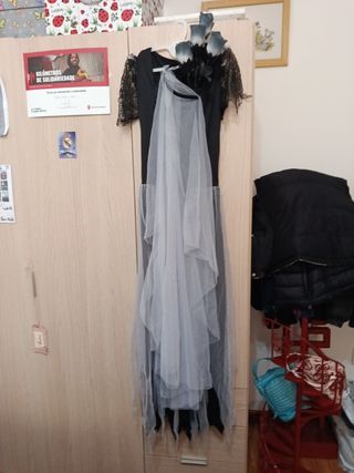 Disfraz Novia Cadáver 
Talla S
Diadema con velo