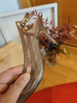 Zapatos Menbur Beige/Oro Talla 37