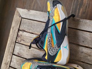 Scarpe da basket Jordan, adidas, Under amour