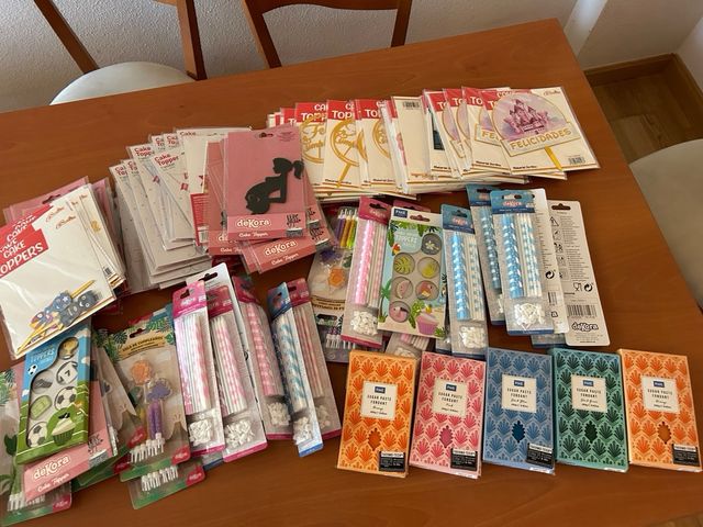 Set di decorazioni per torte, candele e pasta di zucchero