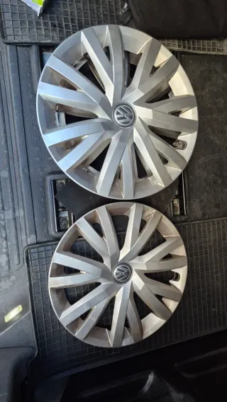 Tapacubos Volkswagen 16" prácticamente  nuevos.