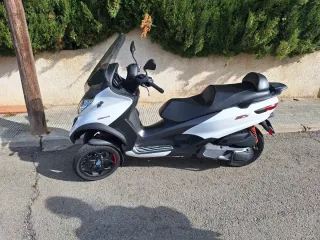 Piaggio MP3 400