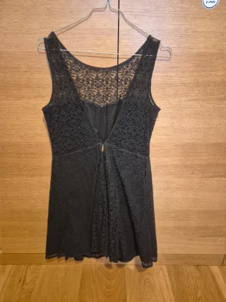 Vestido corto encaje negro T38