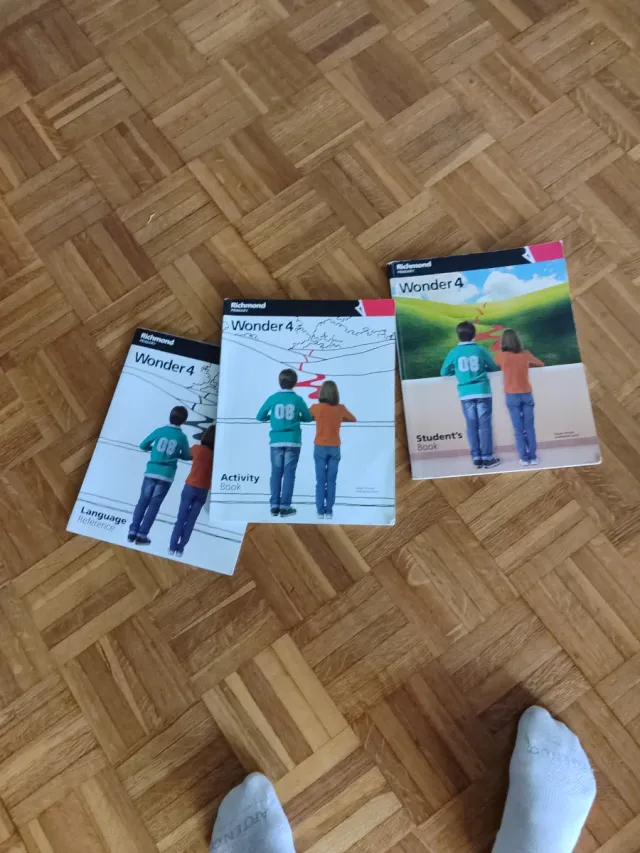 WONDER 4 STUDENT'S BOOK