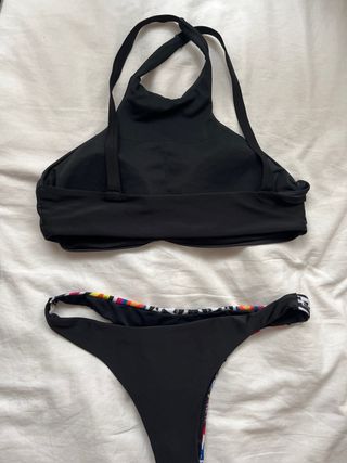 Bikini negro con estampado tribal