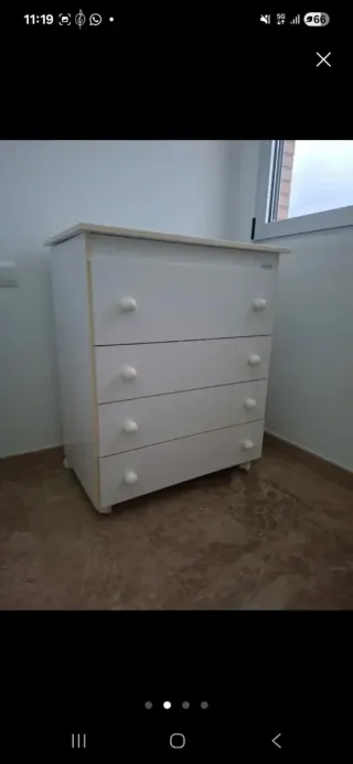 Cajonera blanca de madera