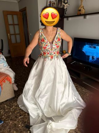 Vestido de Novia Blanco con Flores
