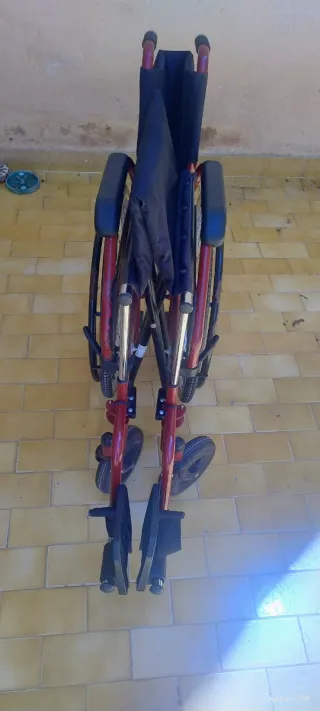 Sedia a rotelle pieghevole