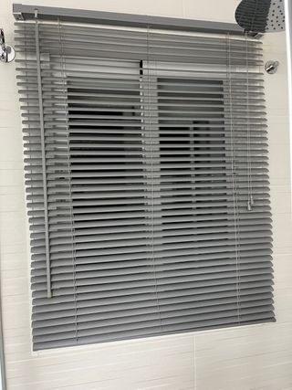 Tenda in alluminio grigio