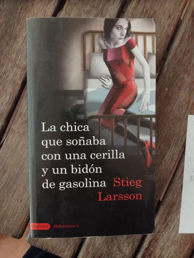 La chica que soñaba con una cerilla y un bidón de