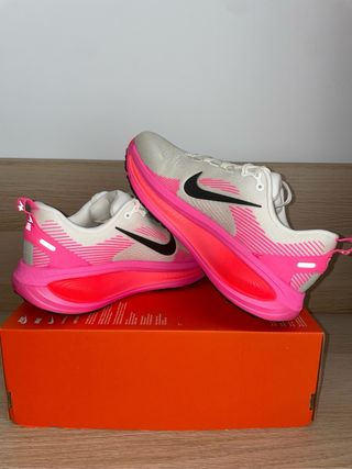 Nike ZoomX Vomero 18 'Hyper Pink'