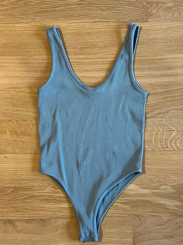 Body de canalé azul