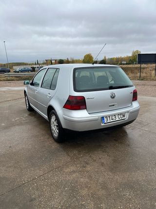 Volkswagen Golf 2003