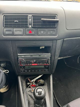 Volkswagen Golf 2003