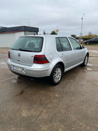 Volkswagen Golf 2003