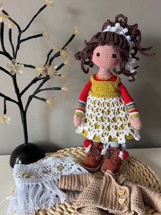 Muñeca Amigurumi Crochet Hecha a Mano