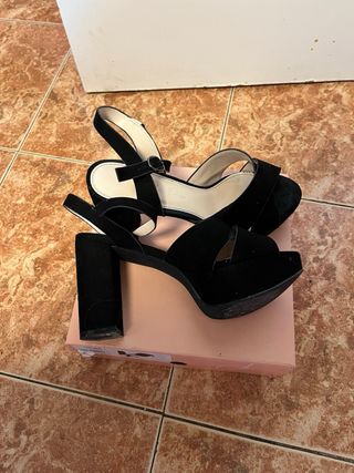 Zapatos de tacón negros talla 37