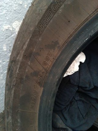 Neumáticos cuatro neumáticos 215/65/17/99 v