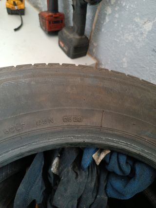 Neumáticos cuatro neumáticos 215/65/17/99 v