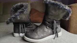 Botas de invierno grises con pelo