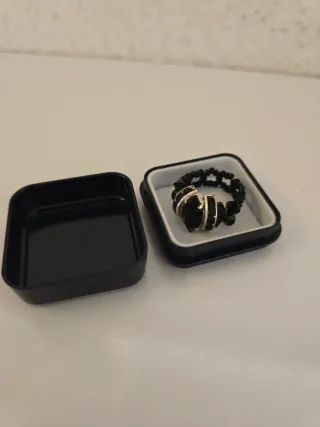 Anillo bisutería negro y dorado