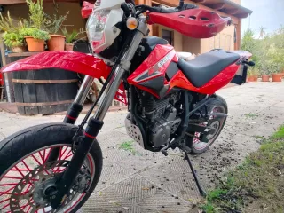 Moto M4 Beta Supermotard Rossa