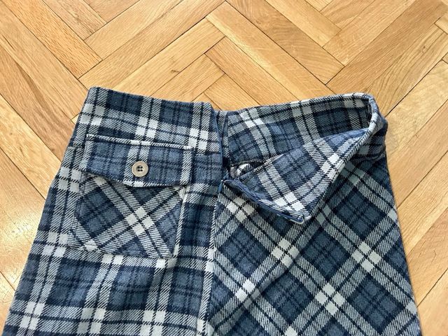 Falda corta cuadros Talla S/36 marca Bershka