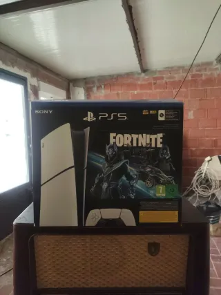 Caja PS5 Fortnite Edición Especial