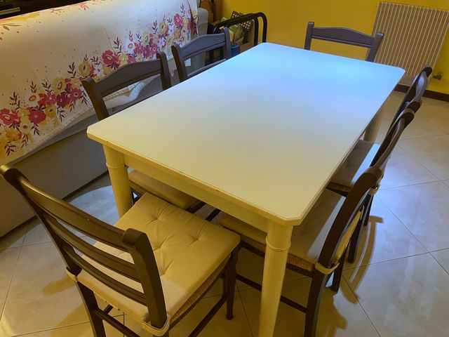 Tavolo allungabile legno massello (senza sedie)