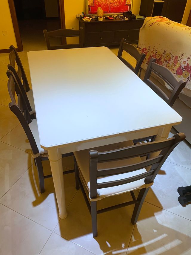 Tavolo allungabile legno massello (senza sedie)