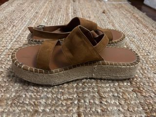 Sandalias efecto ante marrón