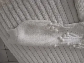 Maglione bianco con lavorazione