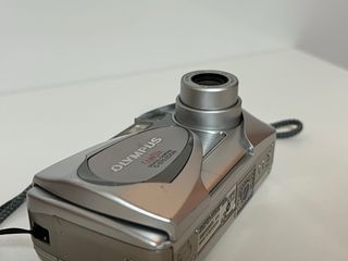 Cámara Digital Olympus CAMEDIA D-575 ZOOM