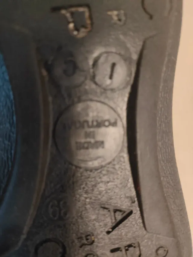 Zapatos mujer para pies anchos marca Arcopedico.