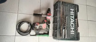 Martillo Percutor Hitachi con 7 Brocas 