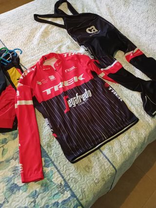 Conjunto Ciclismo Trek-Segafredo Largo talla xl