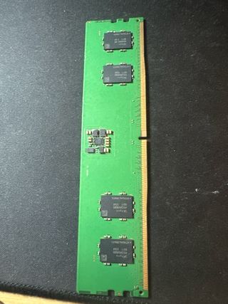 SK hynix 8GB DDR5 UDIMM