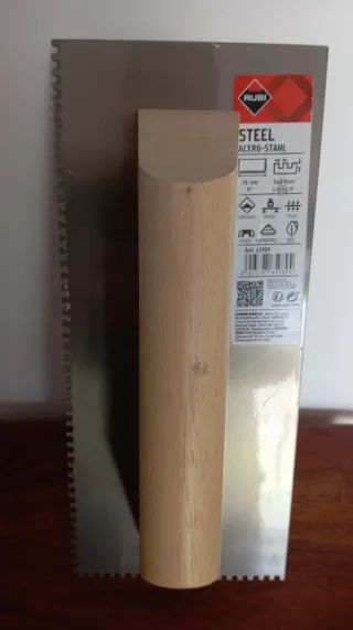 Llana dentada Rubi Acero-Stahl 28 cm.