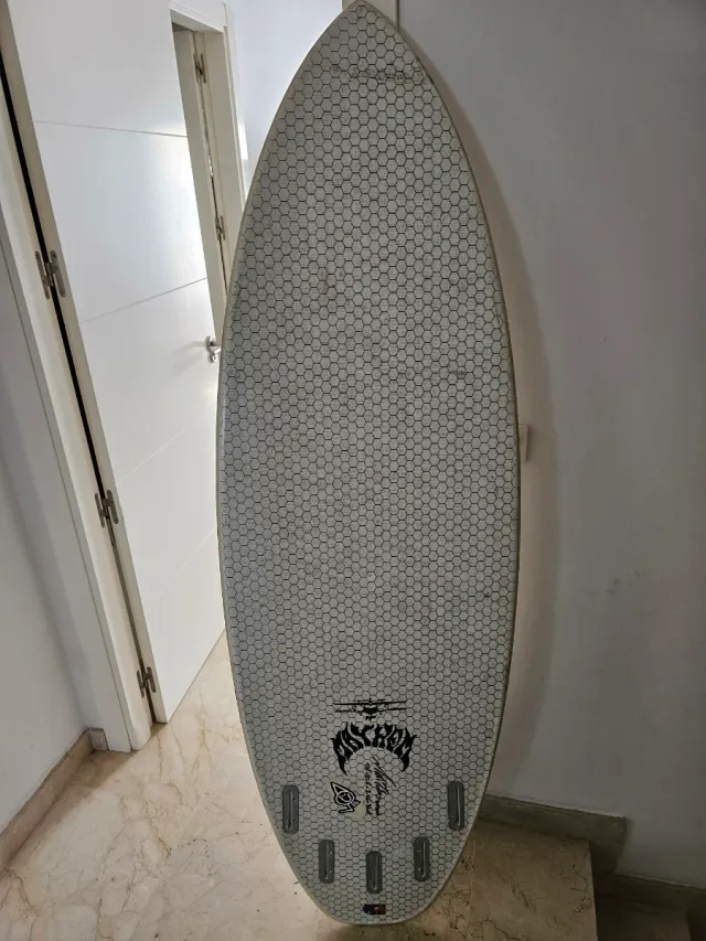 Tabla de surf Lib Tech 5'10 ×21×2.56.  36L